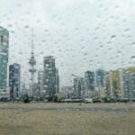 الأرصاد الجوية الكويتية: فرص أمطار تبدأ اليوم تشتد غداً وبعد غد وتتلاشى صباح الأربعاء