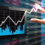 الأسواق العالمية على صفيح ساخن.. ماذا يحدث خلف الكواليس؟