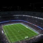 الأطباء تنقذ المشجع المصاب في ملعب الكامب نو