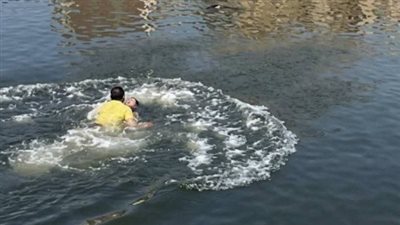 الأهالي ينقذون ربة منزل من الغرق ببحر تنهله بالفيوم