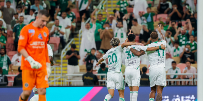 الأهلي يطارد الهلال في سلسلة تاريخية آسيوية !