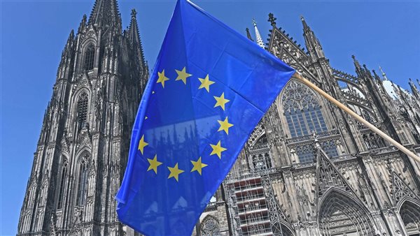 الاتحاد الأوروبي يوافق رسميا على صرف قرض بقيمة 90 مليار يورو لأوكرانيا