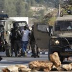 الاحتلال الإسرائيلي يشن حملة اعتقالات واسعة طالت أكثر من 52 فلسطينيا