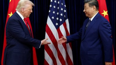 التنين يرقص على حد السيف.. الصين تدير الحرب الإيرانية من وراء الستار الباكستاني