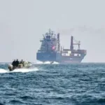 الجيش الأمريكي يقطع طريق النفط الإيراني للصين ويعلن السيطرة على ثاني سفينة إيرانية