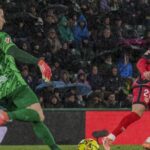 الحراس يهددون صيف برشلونة - هاي كورة