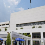 الحرب على إيران مكلفة لواشنطن.. والمفاوضات الحل الوحيد لإنهاء الصراع