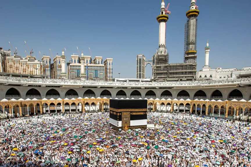 الحقيقة الكاملة وراء أسعار تذاكر الحج 1447 ما لم يخبروك به عن تكاليف النقل البري!