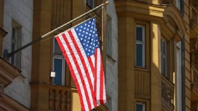 الخارجية الأمريكية تحث رعاياها على مغادرة إيران فورًا وسط تصاعد التوتر