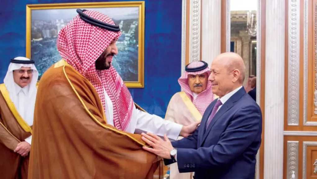 الرئيس العليمي يشيد بـ”رؤية 2030” السعودية في ذكراها العاشرة: ”نجاحات المملكة انعكست إيجابياً على اليمن”