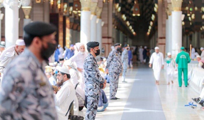 السعودية تفرض غرامة تصل إلى 100 ألف ريال على المتسترين على حاملي تأشيرات الزيارة خلال الحج