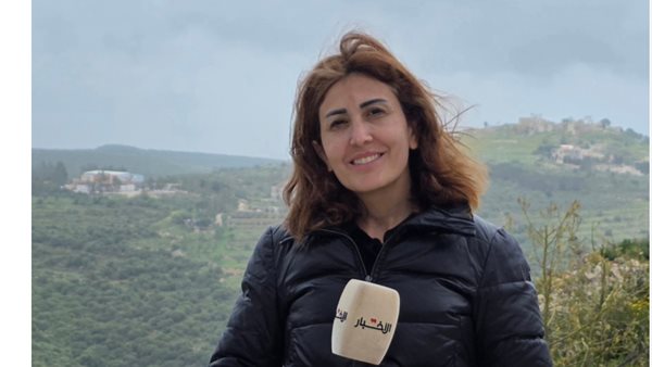 الصحافة تحت القصف.. انتشال جثمان الصحفية آمال خليل بعد غارة إسرائيلية في الطيري