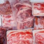 الطريقة الصحيحة لحفظ «لحم الأضحية» في الفريزر والثلاجة بعد الذبح