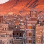 الطفل اليمني ‘‘يامن’’ نابغة في الرابعة من عمره يسبق عمره بسنوات ويقتحم نادي أذكياء العالم