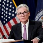 الفيدرالي الأمريكي يثبت أسعار الفائدة للمرة الثالثة وسط ضغوط تضخم وطاقة مرتفعة