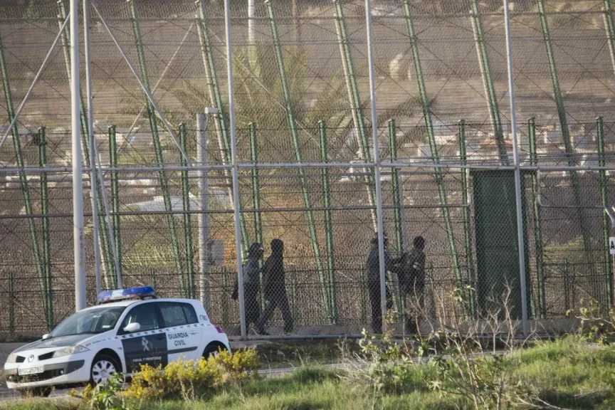 القبض على الإسرائيلي صاحب الألف وجه في هذه الدولة العربية