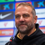 القطعة المفقودة في تشكيلة برشلونة.. فليك يرد!