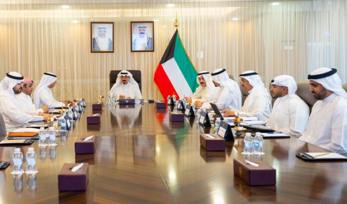 الكويت.. رئيس الوزراء يبحث إعادة هيكلة الأجهزة الحكومية والمؤسسات العامة في الدولة