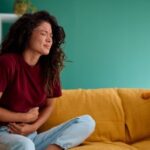 المكملات الغذائية.. سبب خفي وراء اضطرابات المعدة الشائعة وتحذيرات طبية من الإفراط في استخدامها