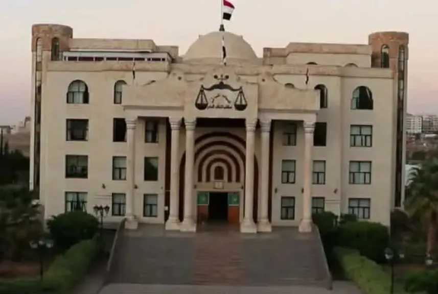 المواطنون يشتكون من تعرضهم للسرقة في مكتب النائب العام بالعاصمة صنعاء