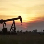 النفط يشتعل.. برنت يقفز إلى 98 دولاراً