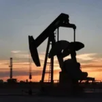 النفط يقفز 6% مع عودة ”حرب الناقلات” واقتراب نهاية مهلة وقف إطلاق النار