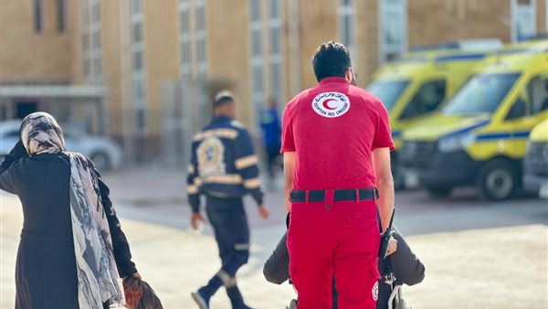 الهلال الأحمر المصري يُطلق قافلة بها 5,480 طنًا من المساعدات الغذائية والإغاثية
