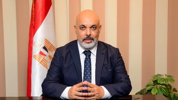 انخفاض طفيف لأسعار الذهب محليًا بالتزامن مع تراجع عالمي ملحوظ بنسبة 2.5%