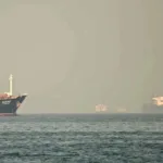 اندلاع اشتباك مسلح وتبادل إطلاق نار بين الحرس الثوري والبحرية الأمريكية في مضيق هرمز