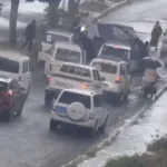 انقلاب ”برادو” وحادث تصادم يعرقلان الطرق في إب.. تفاصيل الحوادث المتزامنة وغموض حول عدد الضحايا.