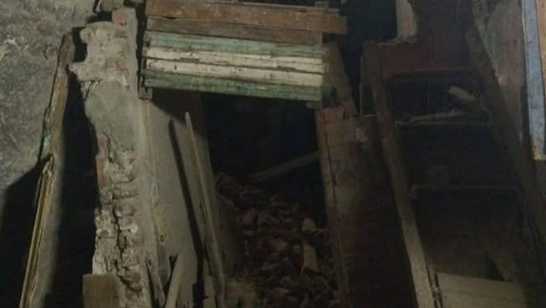 انهيار منزل مكون من 3 طوابق بحى غرب أسيوط