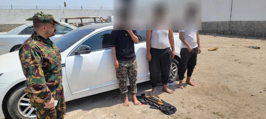 بالصور.. القبض على 4 متهمين باغتيال الأكاديمي الشاعر وإدارة أمن عدن تكشف التفاصيل