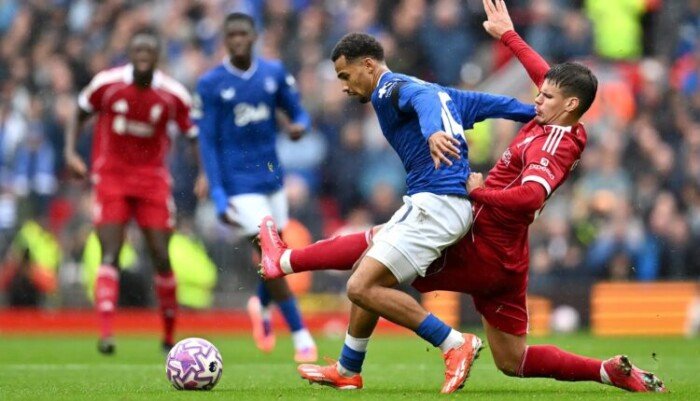 بث مباشر.. شاهد مباراة إيفرتون وليفربول في الدوري الإنجليزي