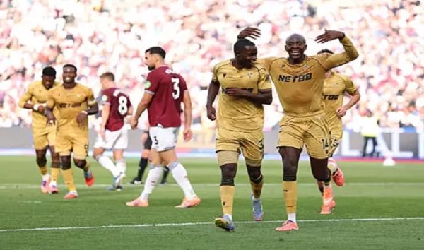 بث مباشر.. شاهد مباراة كريستال بالاس ووست هام يونايتد في الدوري الإنجليزي