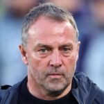 برشلونة يفتح الباب أمام رحيل ثلاثي دفاعه