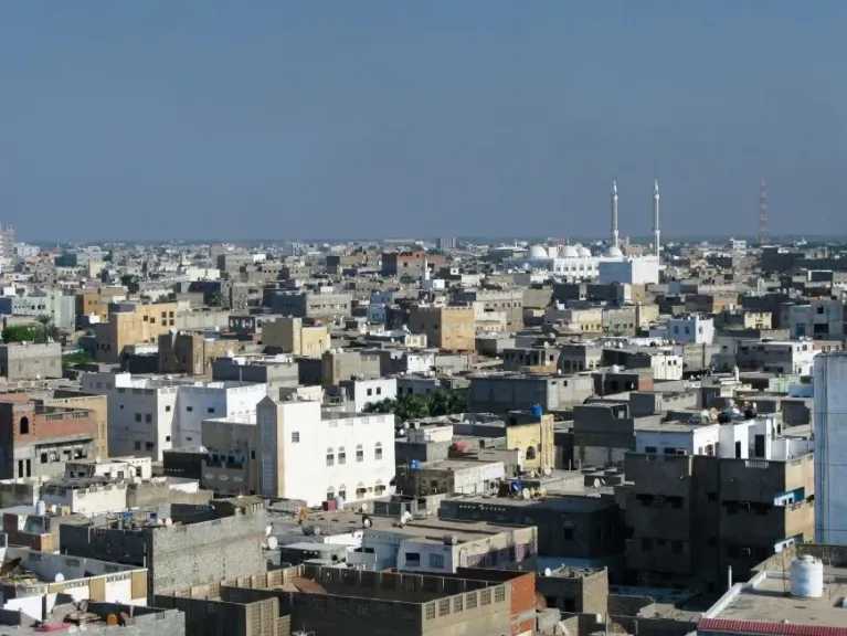 برصاصة مباشرة في الصدر.. غموض يلف مقتل شاب من أبناء ريمة داخل منزل يحرسُه في الحُديدة