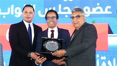 برعاية النائب سيد سمير.. محافظ الدقهلية يكرم حفظة القرآن ويدعم الفئات الأولى بالرعاية