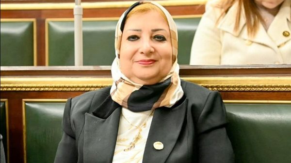 "برلمانية" تطالب بإلزام المنقبات بكشف الوجه قبل دخول المستشفى