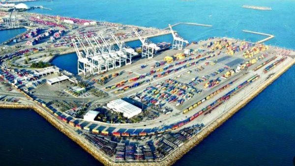 بسبب الحصار البحري الأمريكي.. تكدس 10 ناقلات نفط إيرانية قبالة ميناء تشابهار