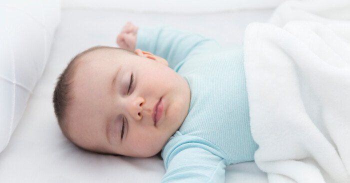 بطعنات في الرأس.. .أم تنهي حياة رضيعها بعد خلافات زوجية… واقعة مأساوية تهز الضمير الإنساني