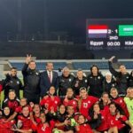بعثة المنتخب الوطني للكرة النسائية تعود إلى القاهرة بعد الفوز على السعودية