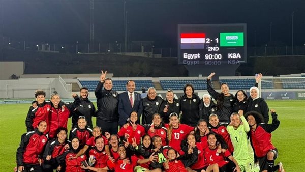 بعثة المنتخب الوطني للكرة النسائية تعود إلى القاهرة بعد الفوز على السعودية