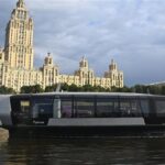 بعد إعلان روسيا إنشاءه في مصر.. شاهد أول مصنع لبناء السفن الكهربائية للترام النهري في موسكو (فيديو)