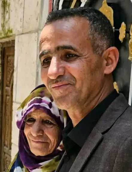 بعد اختطافه قبل خمسين عام .. ابن يعود إلى اهله في العدين بمحافظة إب