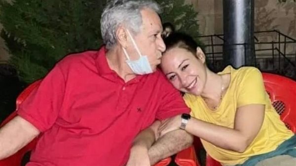 بعد قليل.. تشييع جثمان والد الفنانة منة شلبي من مسجد الفاروق بالمعادي