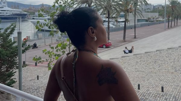 بـ"تاتو".. رانيا يوسف تتألق بإطلالة صيفية جريئة| شاهد