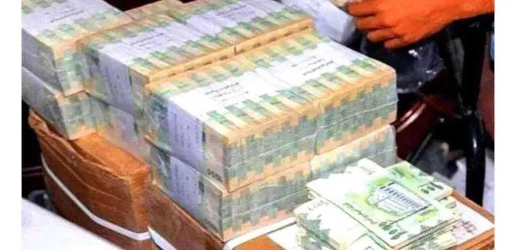 بنك ”عدن الإسلامي” يطلق صرف رواتب المؤسسة المحلية للمياه والصرف الصحي بعدن وأبين