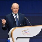 بوتين يمنح الوسام الحكومي لمقاتل وآخر لملاكم