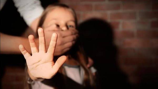 «بيسهلها الرذيلة وحرضها على أفلام مخلة».. ننشر أقوال والدة ضحية مدرس الرياضيات بمدينة نصر