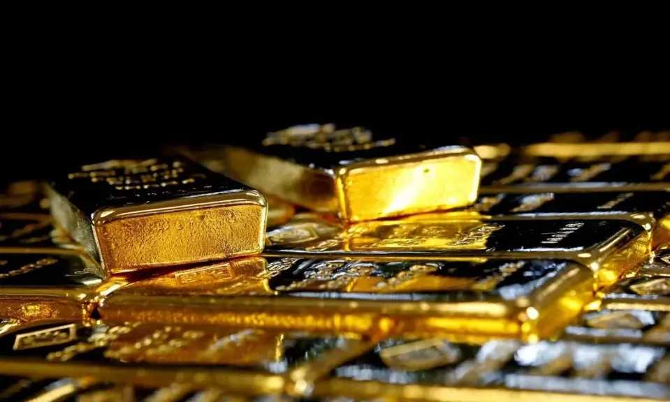 بين حصار هرمز وضغوط التضخم.. الذهب ينهي موجة مكاسب استمرت 4 أسابيع